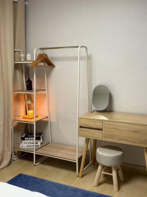 Apartment Kojjeebnb Bed Room2, Qeen Size Bed2, Tv 2, #kspo#jyp#hanriver Seoul